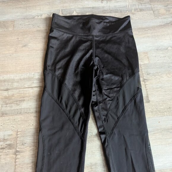 2-Piece Dance Set – Danznmotion Crop Top & Balera Black Mesh Stirrup Leggings - Picture 4 of 12